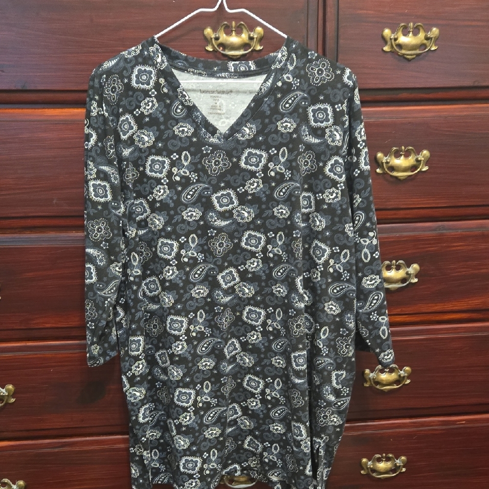 Woman Within Dark Blue Paisley Patterned 3/4 Sleeve V-neck Tunic Size M